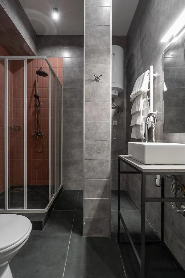 Kiev Loft Style Studios On 1 Malopidvalna Apartment